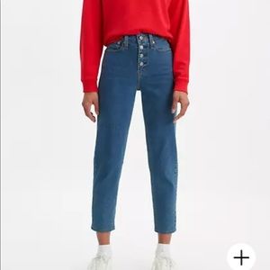 LEVI’S mom jeans